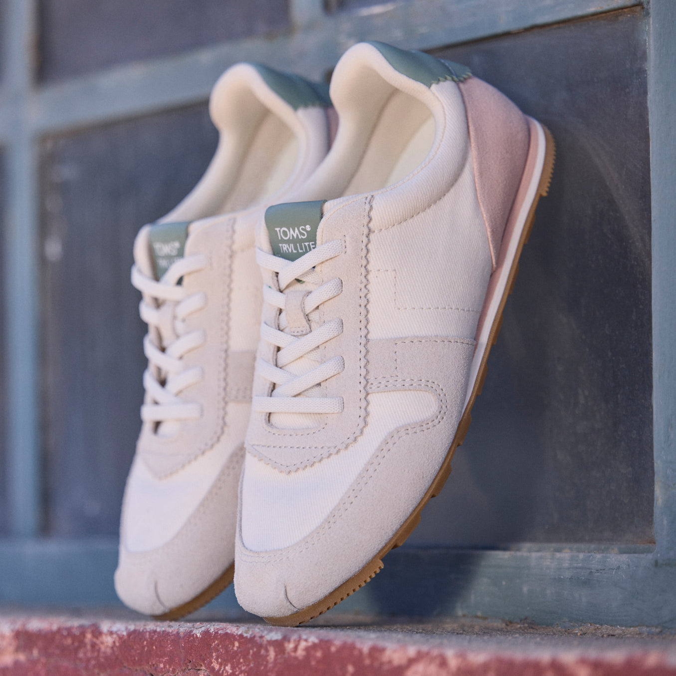 TRVL LITE Palisade Sneaker - Wasserabweisendes Egret Weiß Vintage Twill und Wildleder