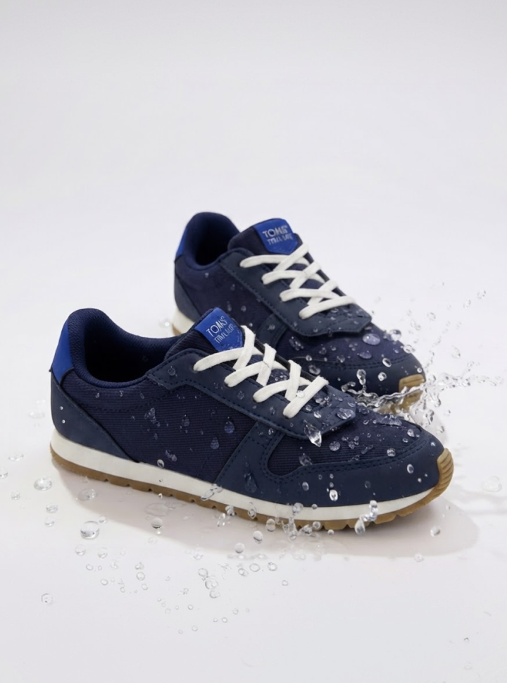 Mise en place des baskets TRVL Lite Retro pour Enfant