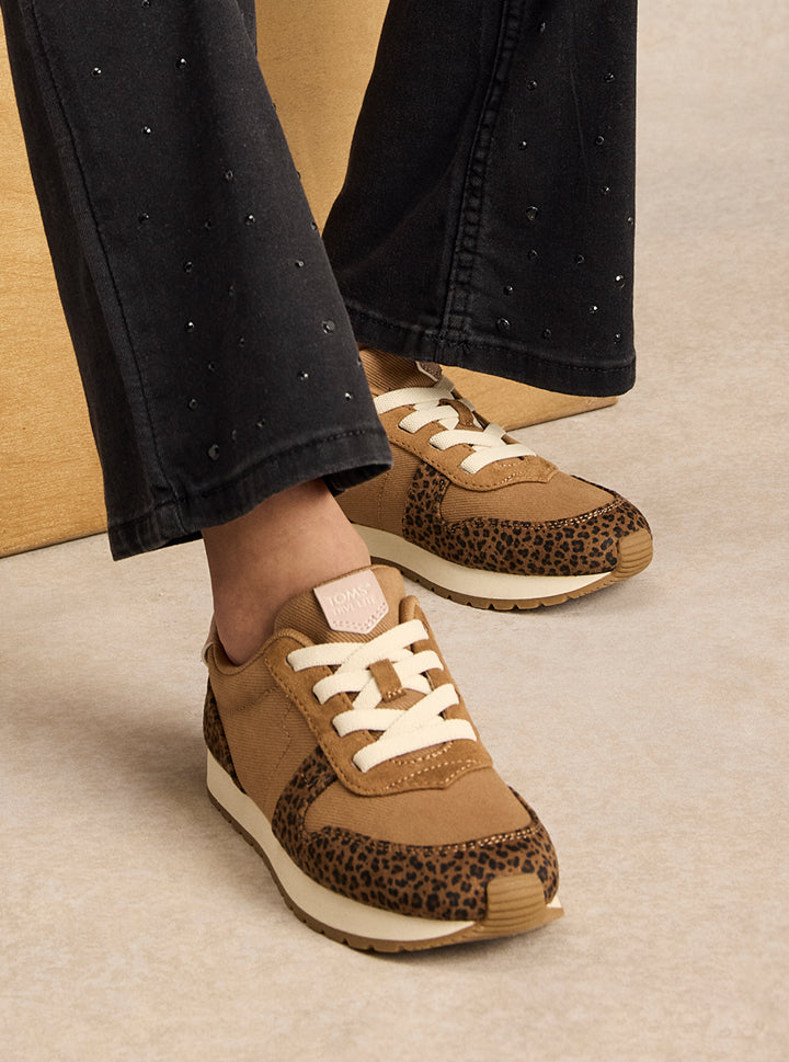 TRVL Lite Retro in hellbraunem Micro-Leopardenmuster / Vintage-Twill am Fuß