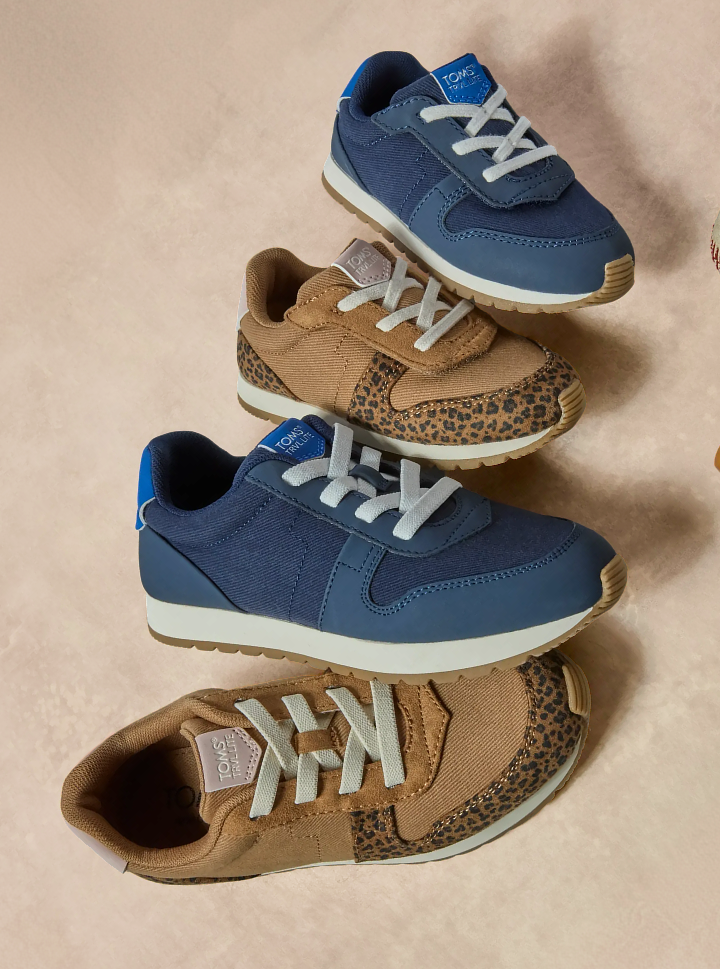 TRVL Lite Retro trainers for kids laydown
