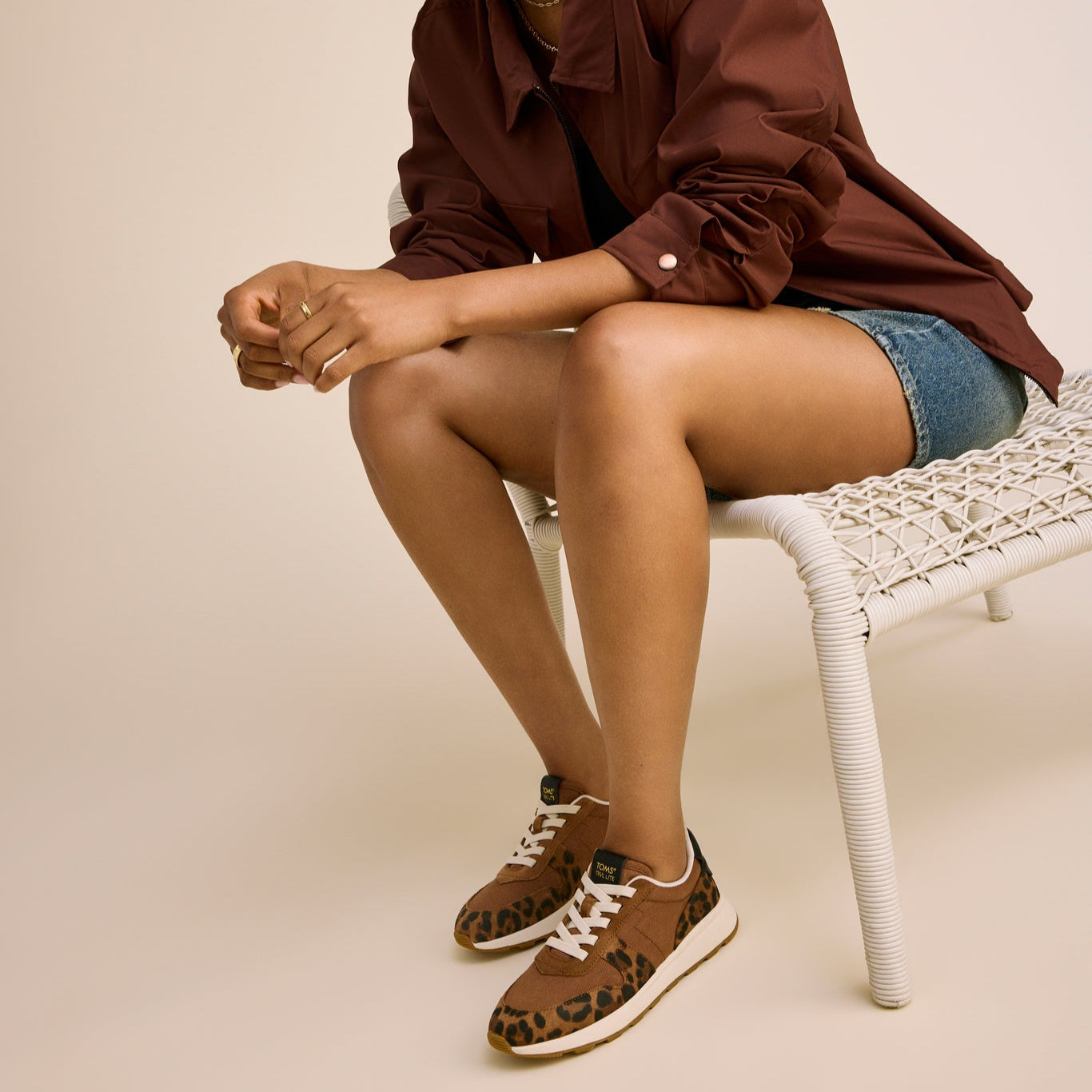 On figure image of the brown sugar vintage twill leopard print TRVL Lite Retro sneaker