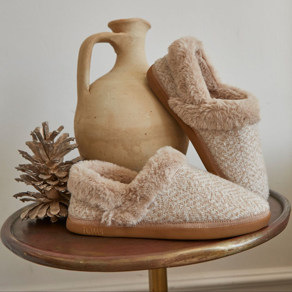 Laydown image of the oatmeal oslo slippers